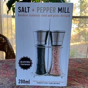 Salt and Pepper Mill